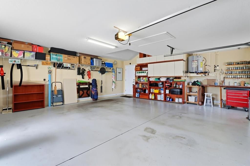 En Venta: $419,900 (3 camas, 2 baños, 2245 Pies cuadrados)