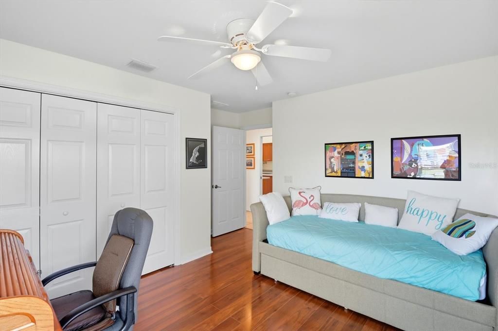 En Venta: $419,900 (3 camas, 2 baños, 2245 Pies cuadrados)