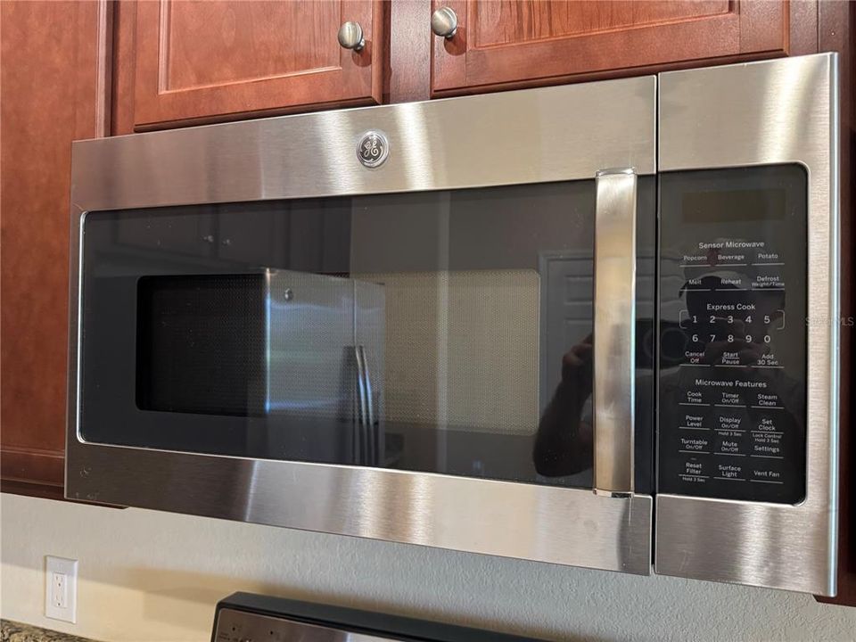 合同活跃: $265,000 (3 贝兹, 2 浴室, 1949 平方英尺)