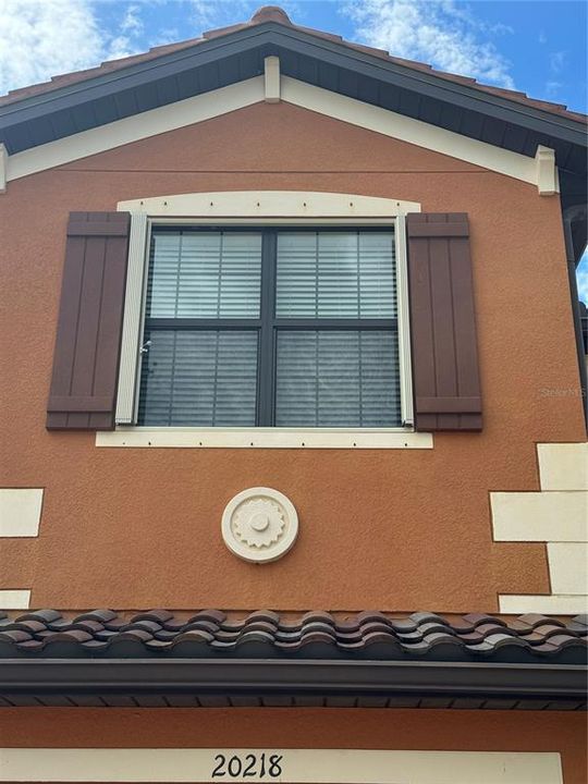 合同活跃: $265,000 (3 贝兹, 2 浴室, 1949 平方英尺)