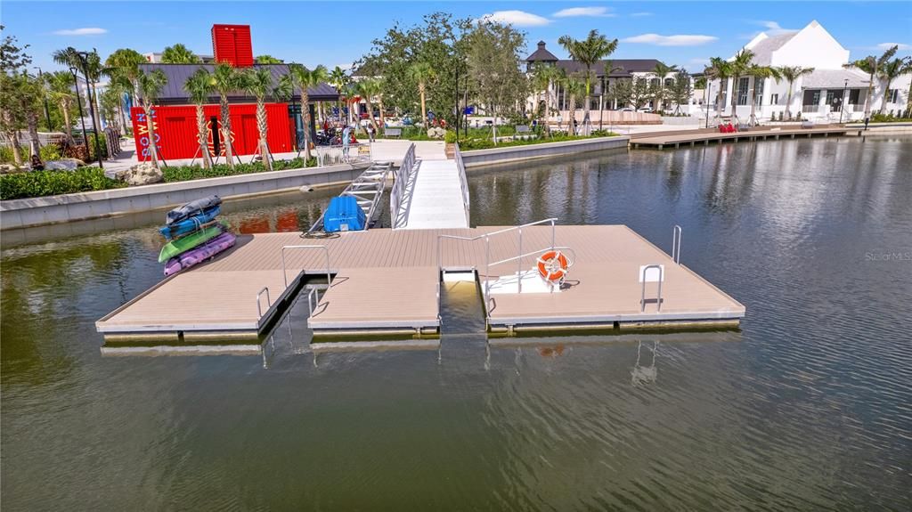 合同活跃: $265,000 (3 贝兹, 2 浴室, 1949 平方英尺)