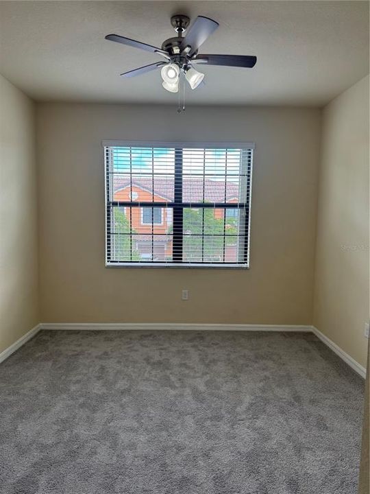 合同活跃: $265,000 (3 贝兹, 2 浴室, 1949 平方英尺)