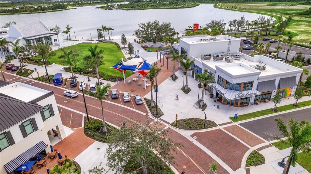 合同活跃: $265,000 (3 贝兹, 2 浴室, 1949 平方英尺)