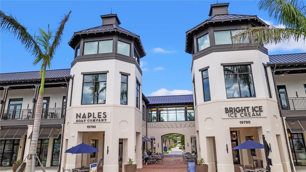 合同活跃: $265,000 (3 贝兹, 2 浴室, 1949 平方英尺)