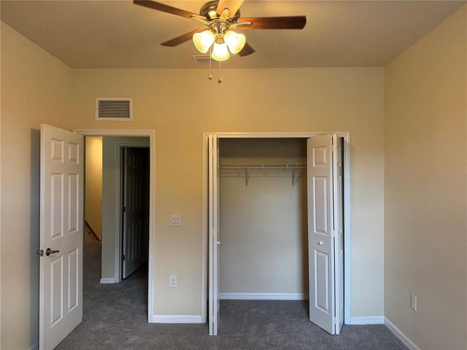 合同活跃: $265,000 (3 贝兹, 2 浴室, 1949 平方英尺)