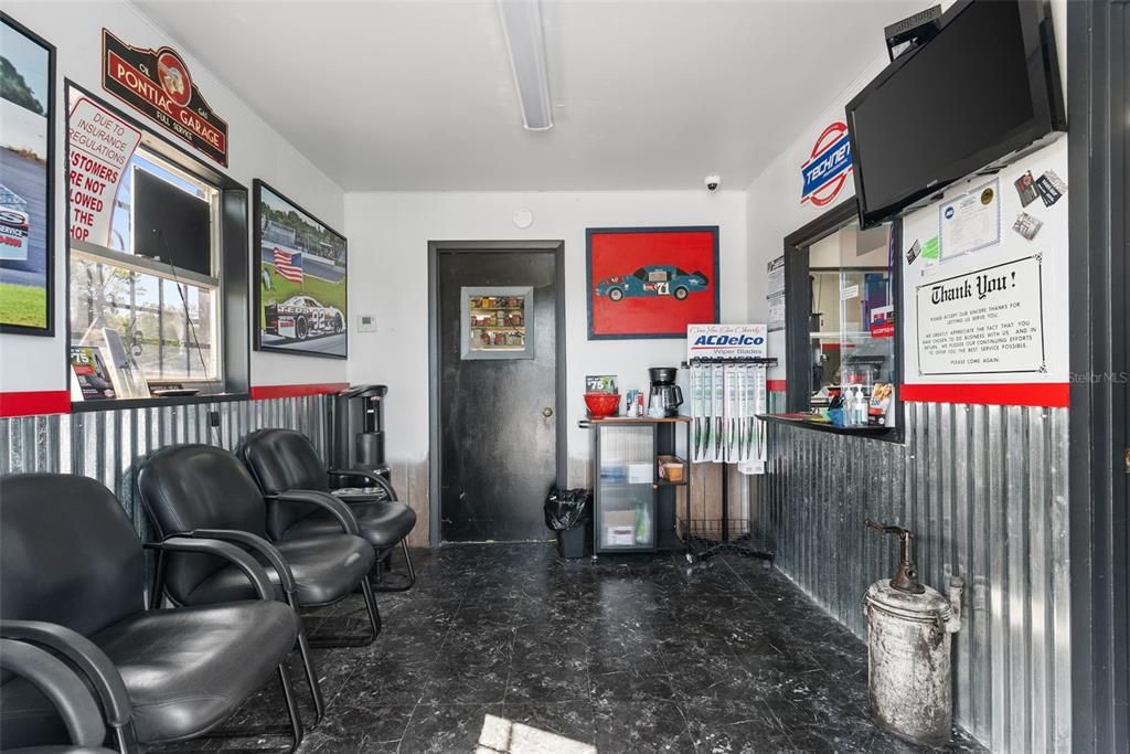 En Venta: $650,000 (0 camas, 0 baños, 2400 Pies cuadrados)