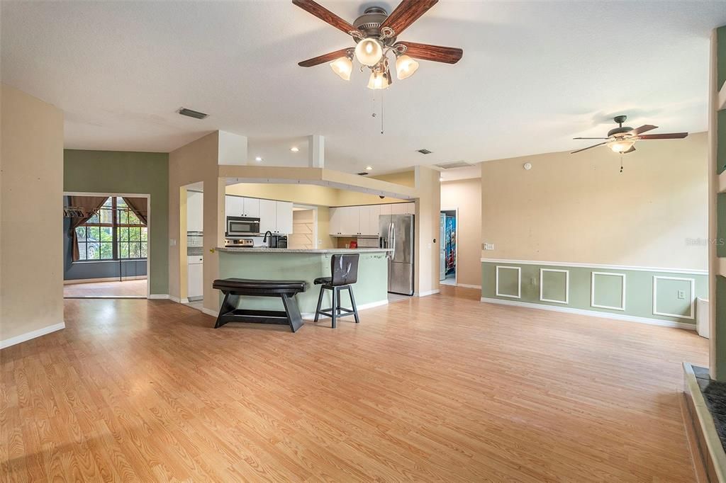 Active With Contract: $375,000 (3 beds, 2 baths, 1892 Square Feet)