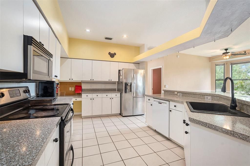 Active With Contract: $375,000 (3 beds, 2 baths, 1892 Square Feet)