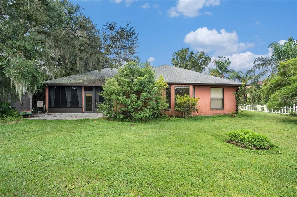 Active With Contract: $375,000 (3 beds, 2 baths, 1892 Square Feet)