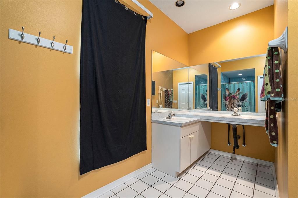 Active With Contract: $375,000 (3 beds, 2 baths, 1892 Square Feet)