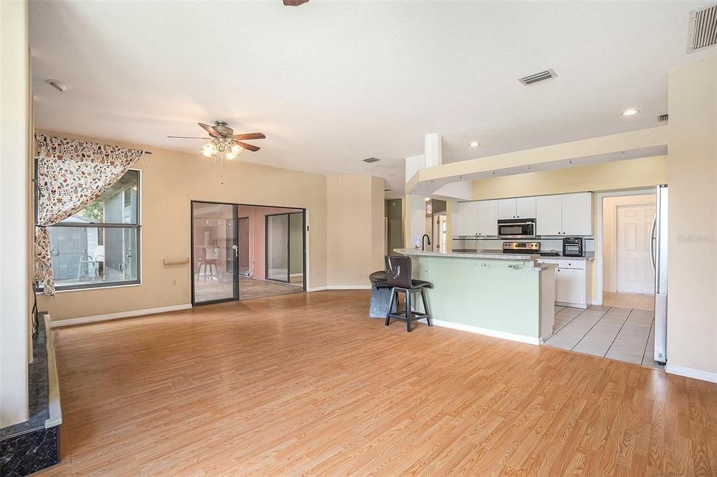 Active With Contract: $375,000 (3 beds, 2 baths, 1892 Square Feet)