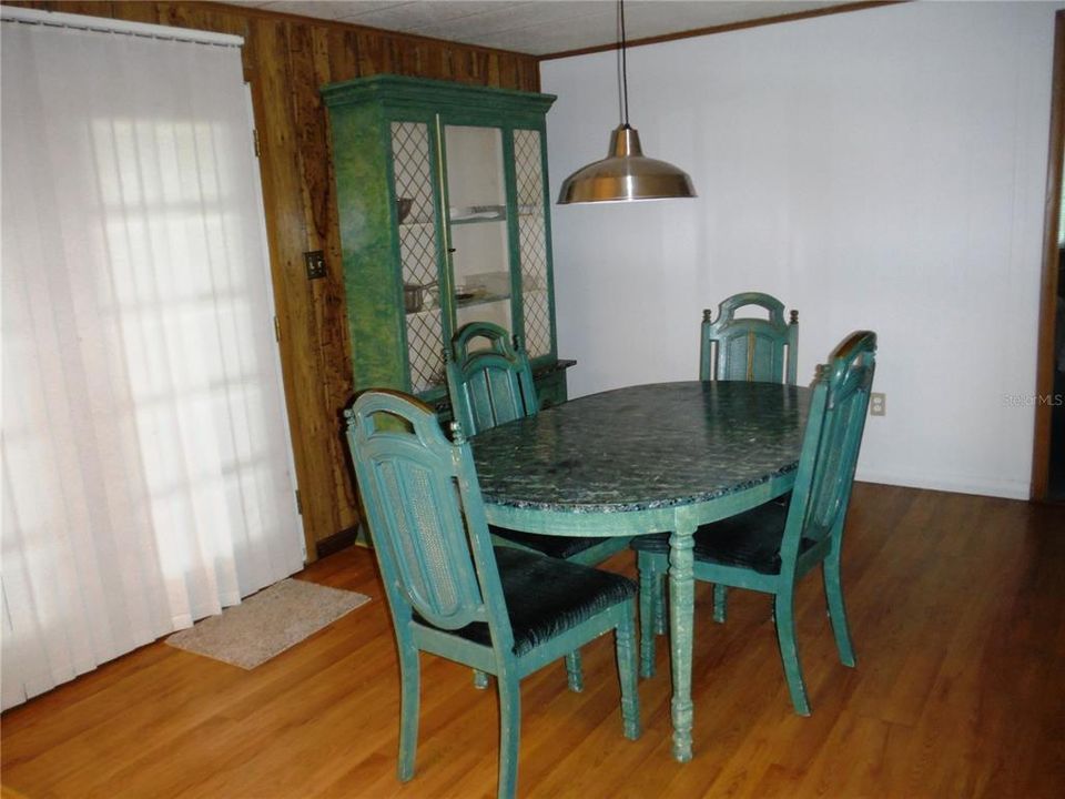 待售: $169,000 (2 贝兹, 2 浴室, 1356 平方英尺)