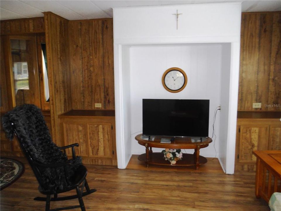 待售: $169,000 (2 贝兹, 2 浴室, 1356 平方英尺)