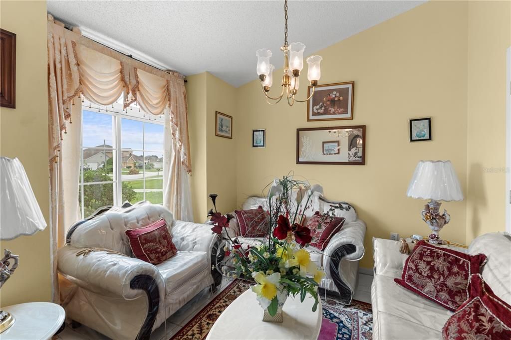 Active With Contract: $290,000 (4 beds, 2 baths, 1949 Square Feet)