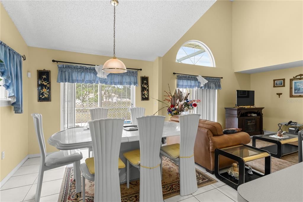 Active With Contract: $290,000 (4 beds, 2 baths, 1949 Square Feet)