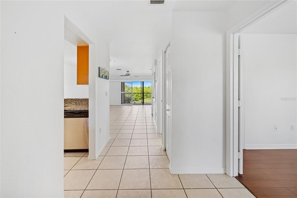 待售: $449,000 (2 贝兹, 2 浴室, 1158 平方英尺)