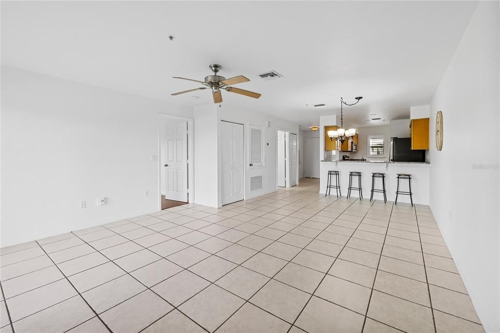 待售: $449,000 (2 贝兹, 2 浴室, 1158 平方英尺)