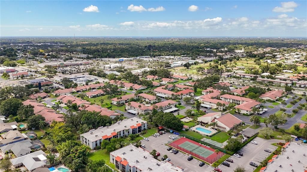 Под контрактом: $164,000 (2 спален, 2 ванн, 964 Квадратных фут)