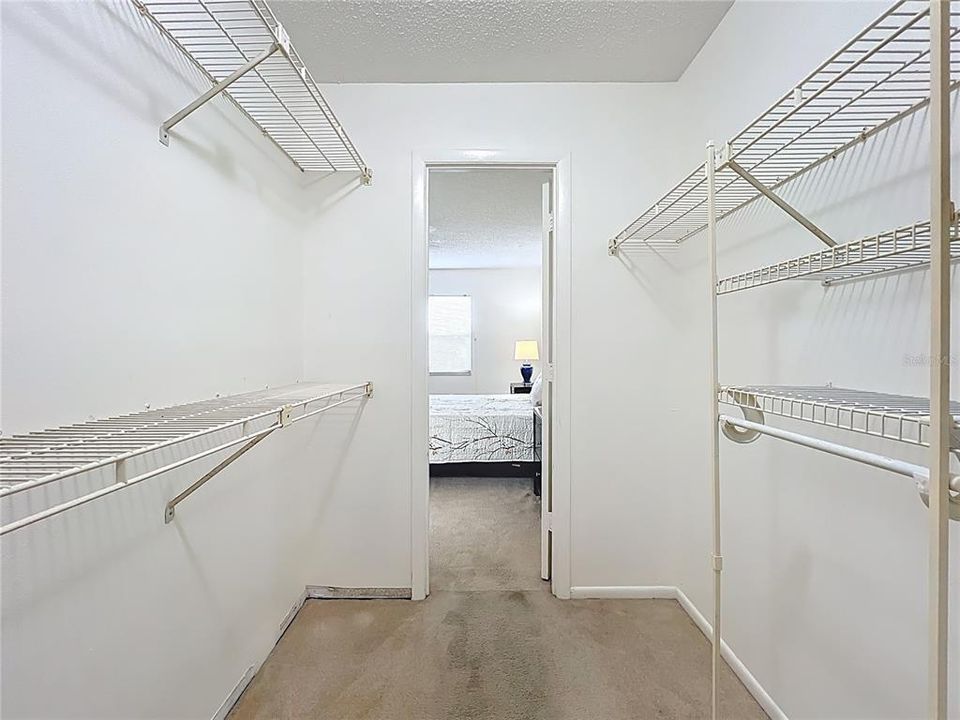 Под контрактом: $164,000 (2 спален, 2 ванн, 964 Квадратных фут)