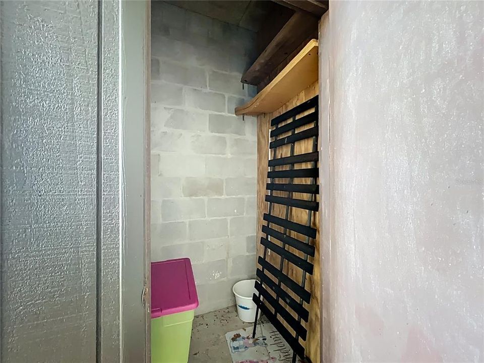 Под контрактом: $164,000 (2 спален, 2 ванн, 964 Квадратных фут)