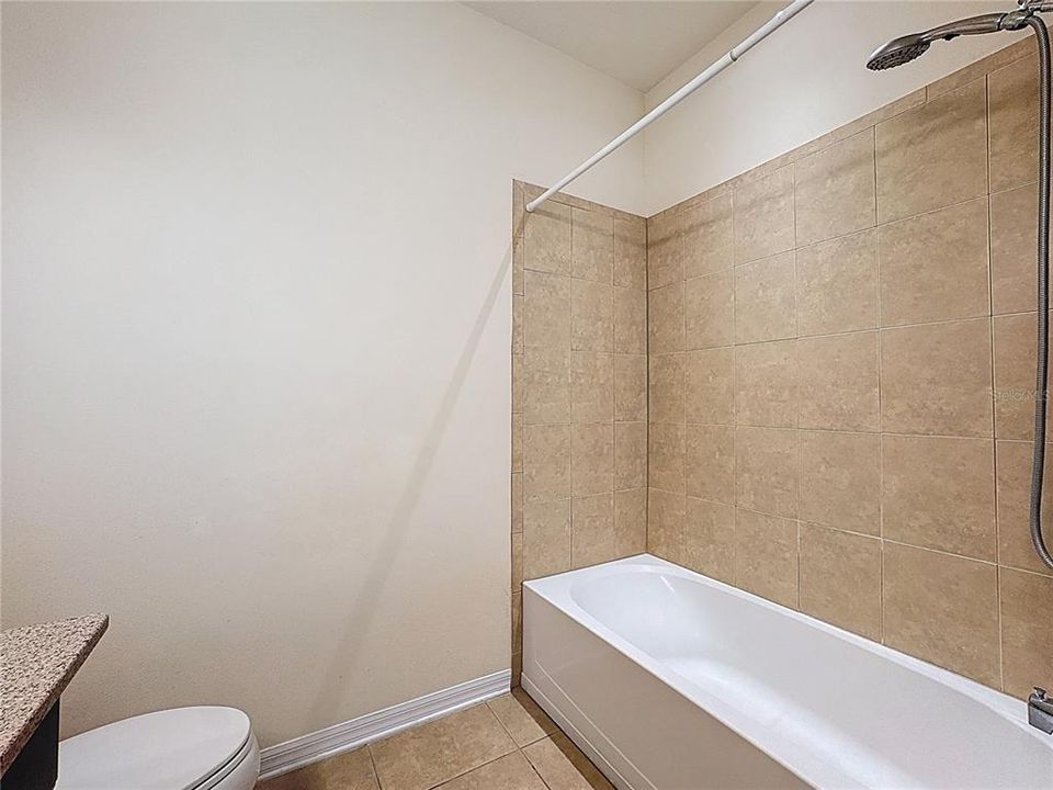 Под контрактом: $2,500 (4 спален, 2 ванн, 1843 Квадратных фут)