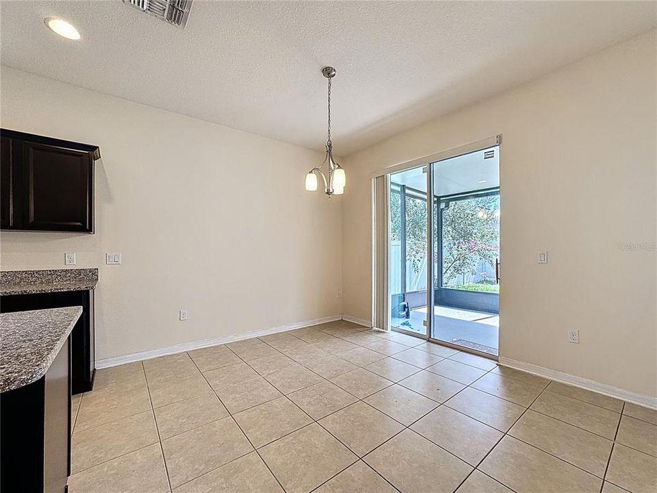 Под контрактом: $2,500 (4 спален, 2 ванн, 1843 Квадратных фут)