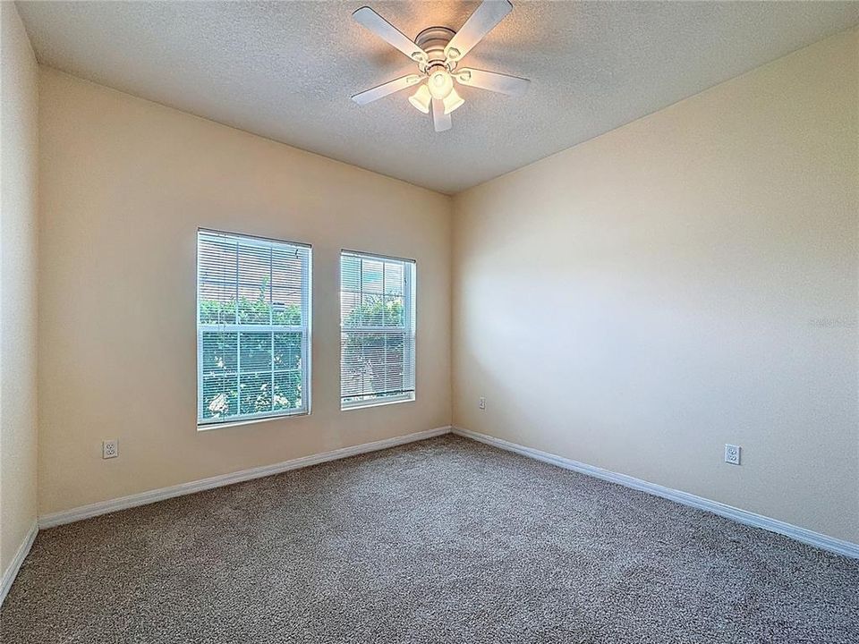 Под контрактом: $2,500 (4 спален, 2 ванн, 1843 Квадратных фут)