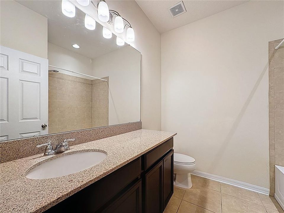 Под контрактом: $2,500 (4 спален, 2 ванн, 1843 Квадратных фут)