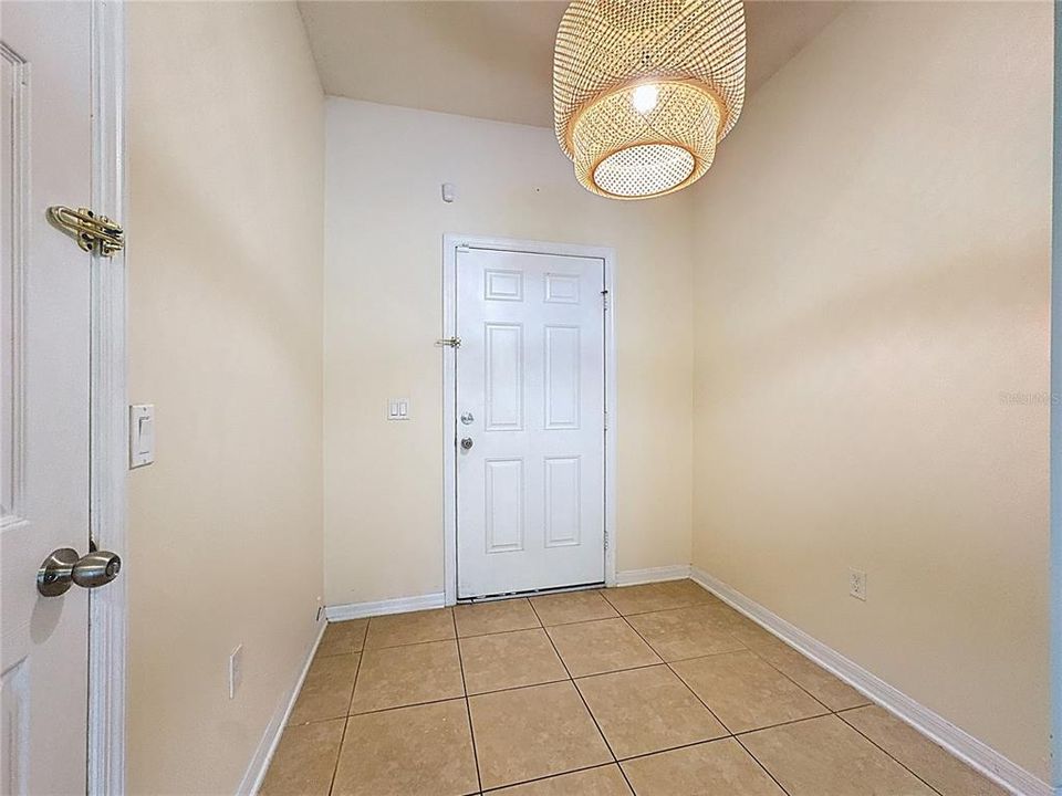 Под контрактом: $2,500 (4 спален, 2 ванн, 1843 Квадратных фут)