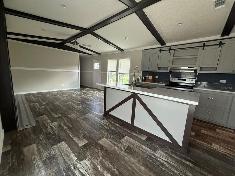 出租: $2,600 (3 贝兹, 2 浴室, 1216 平方英尺)