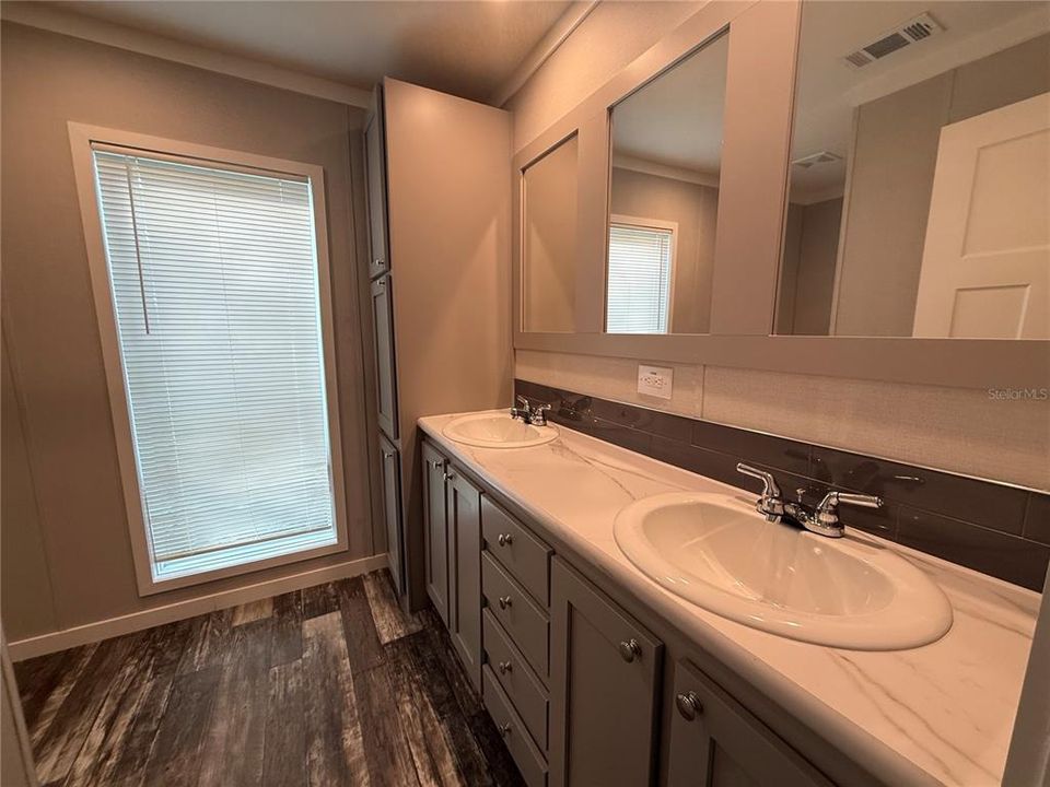 出租: $2,600 (3 贝兹, 2 浴室, 1216 平方英尺)