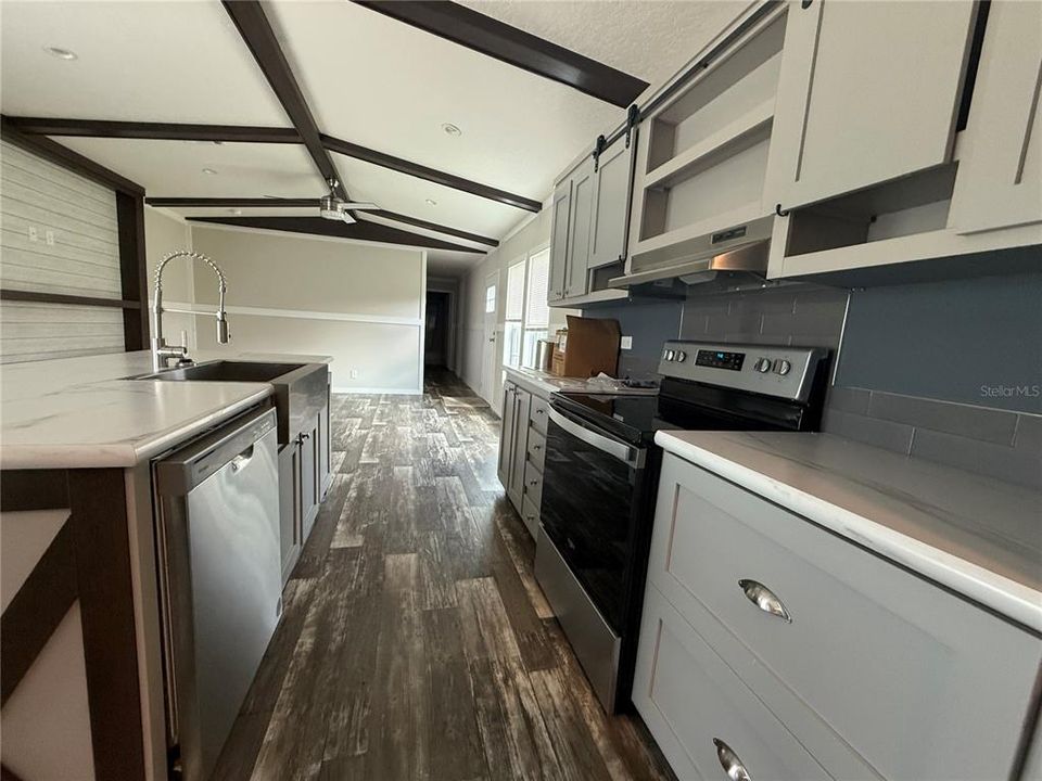 出租: $2,600 (3 贝兹, 2 浴室, 1216 平方英尺)