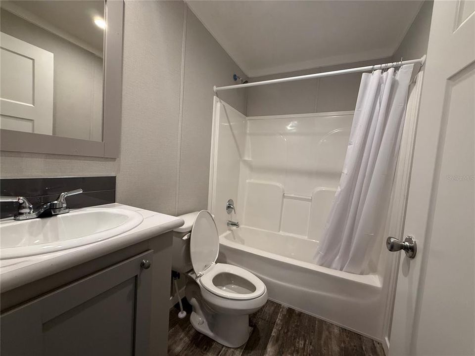 出租: $2,600 (3 贝兹, 2 浴室, 1216 平方英尺)