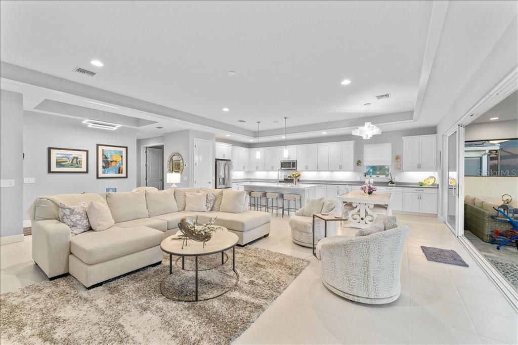 Activo con contrato: $969,900 (2 camas, 2 baños, 1940 Pies cuadrados)