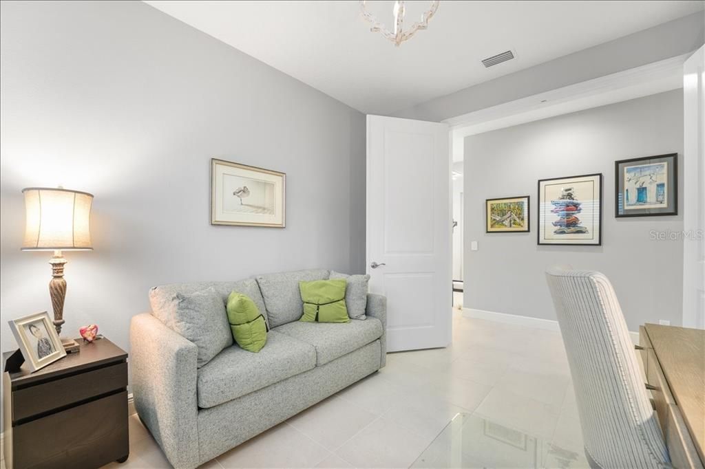 Activo con contrato: $969,900 (2 camas, 2 baños, 1940 Pies cuadrados)