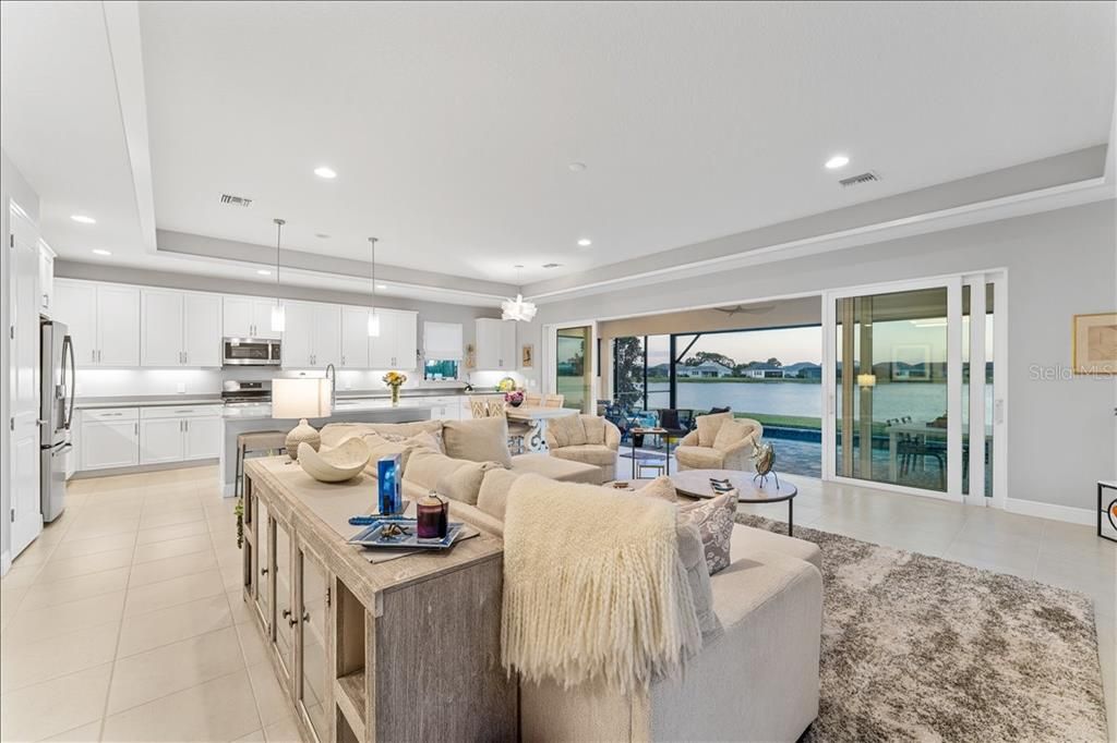 Activo con contrato: $969,900 (2 camas, 2 baños, 1940 Pies cuadrados)