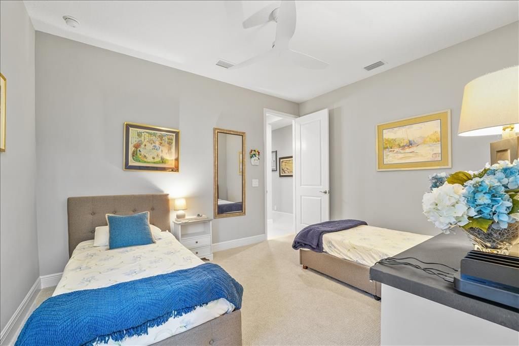 Activo con contrato: $969,900 (2 camas, 2 baños, 1940 Pies cuadrados)