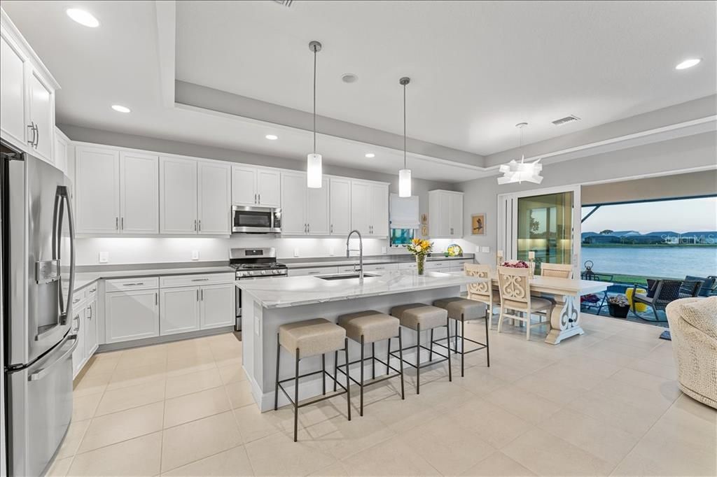 Activo con contrato: $969,900 (2 camas, 2 baños, 1940 Pies cuadrados)