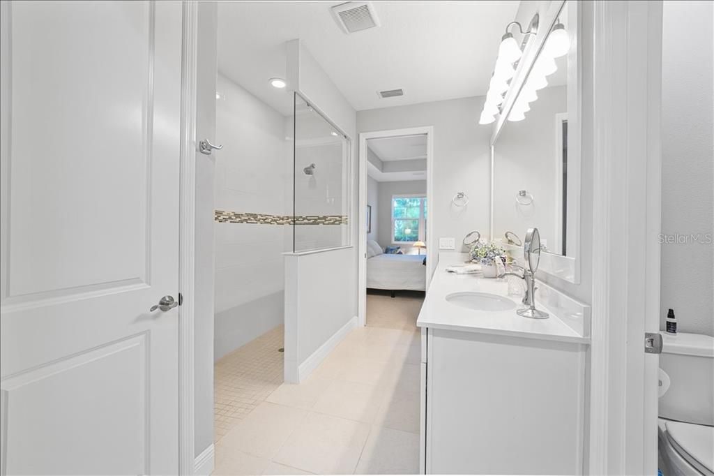 Activo con contrato: $969,900 (2 camas, 2 baños, 1940 Pies cuadrados)