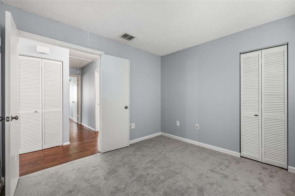 Active With Contract: $275,000 (2 beds, 2 baths, 1298 Square Feet)