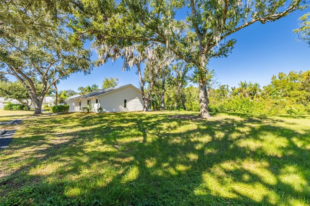 Active With Contract: $275,000 (2 beds, 2 baths, 1298 Square Feet)