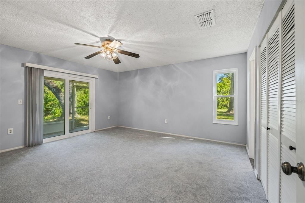 Active With Contract: $275,000 (2 beds, 2 baths, 1298 Square Feet)