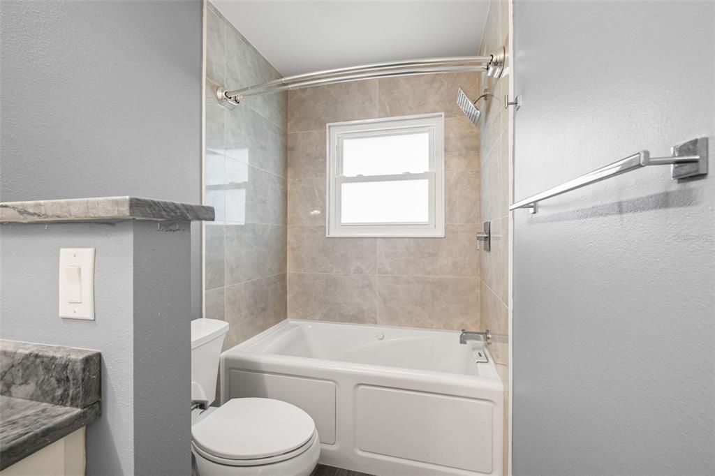 Active With Contract: $275,000 (2 beds, 2 baths, 1298 Square Feet)