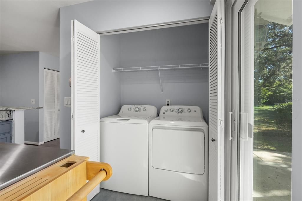 Active With Contract: $275,000 (2 beds, 2 baths, 1298 Square Feet)