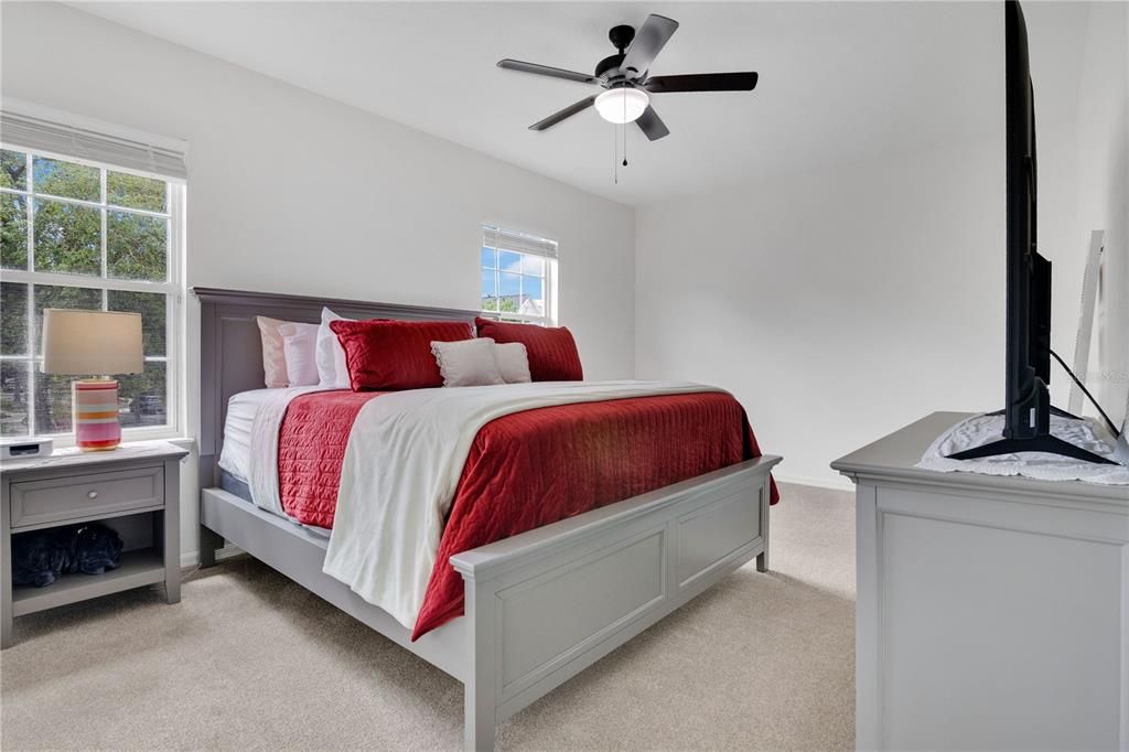 待售: $1,299,000 (6 贝兹, 4 浴室, 3593 平方英尺)