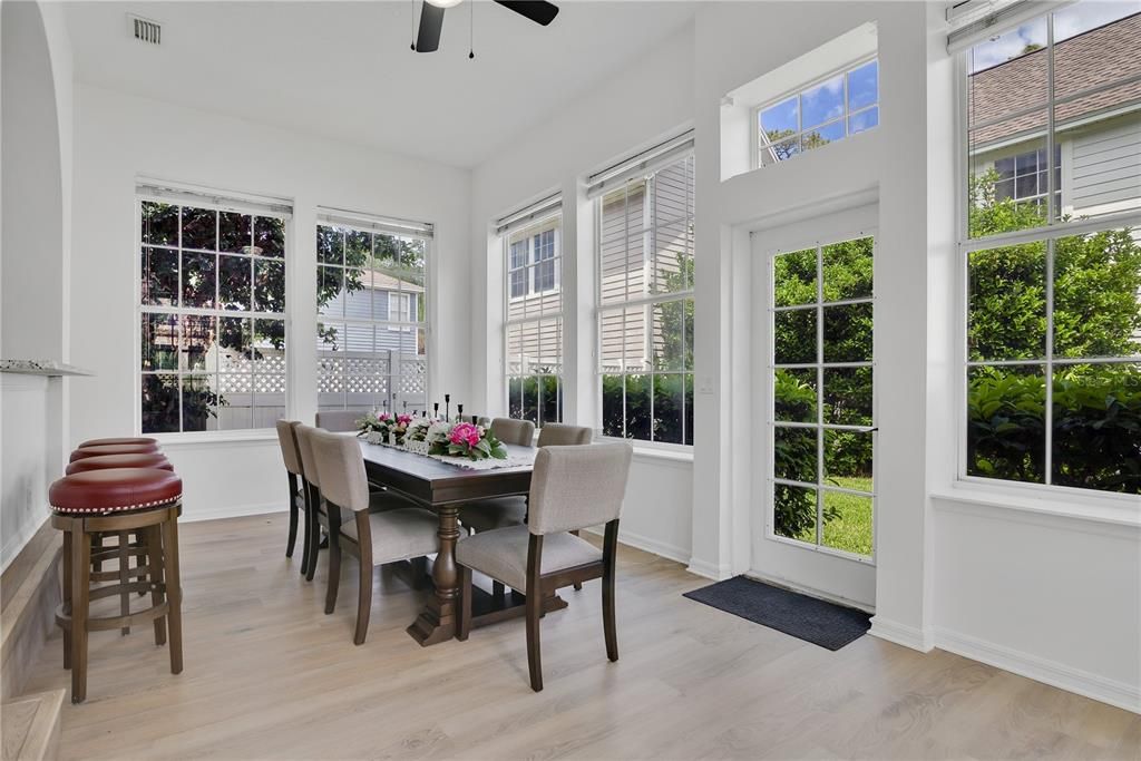 待售: $1,299,000 (6 贝兹, 4 浴室, 3593 平方英尺)