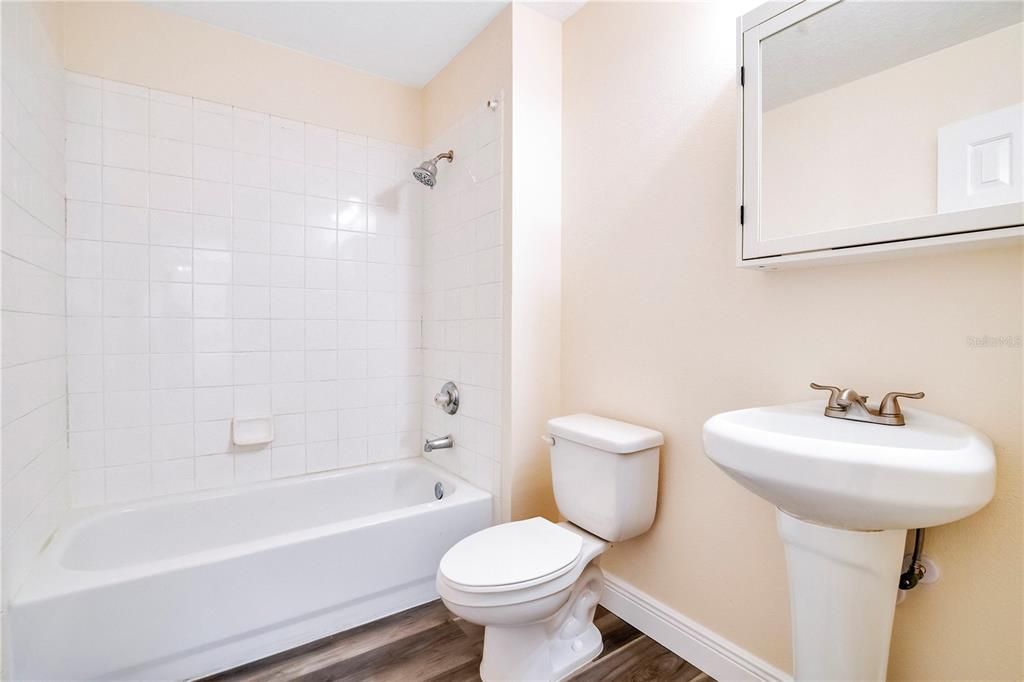 待售: $1,299,000 (6 贝兹, 4 浴室, 3593 平方英尺)