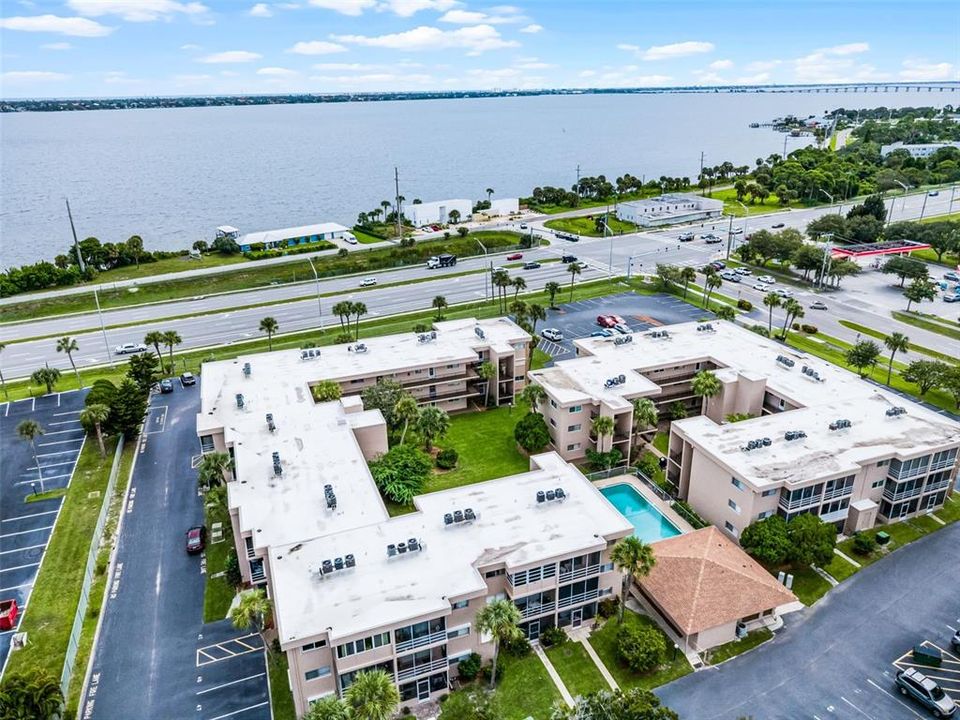 For Sale: $149,900 (1 beds, 1 baths, 828 Square Feet)