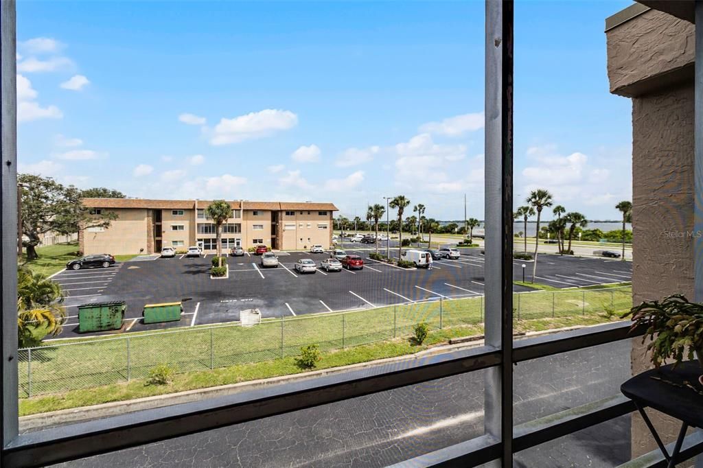 For Sale: $149,900 (1 beds, 1 baths, 828 Square Feet)