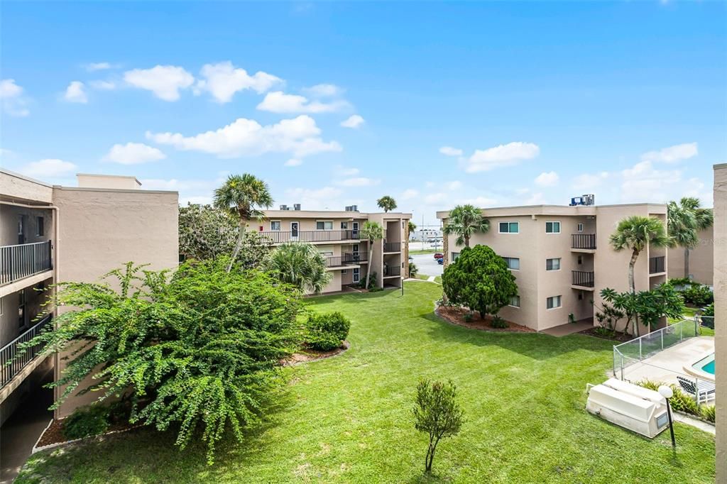 For Sale: $149,900 (1 beds, 1 baths, 828 Square Feet)